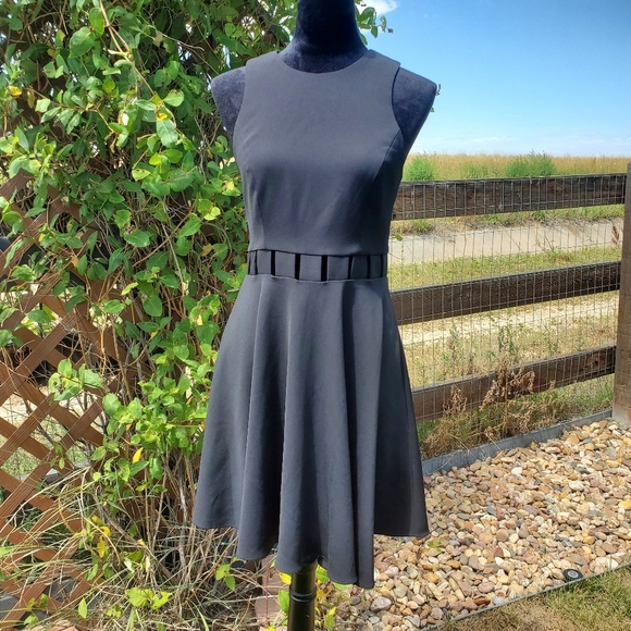 AMANDA UPRICHARD Elegant Black Sleeveless Dress Women's Size Small NWOT - Picture 1 of 16